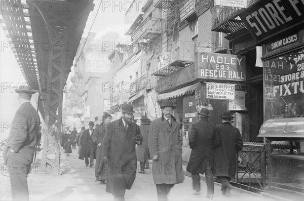 Bowery, between c1910 and c1915. Creator: Bain News Service.