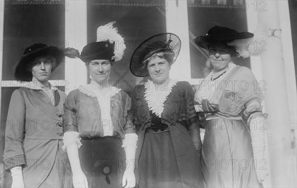 Jessie Wilson -- Elisa [i.e., Eliza] Dodge -- Mrs. D.H. Morris -- Mrs. H. Bremer, 1913. Creator: Bain News Service.