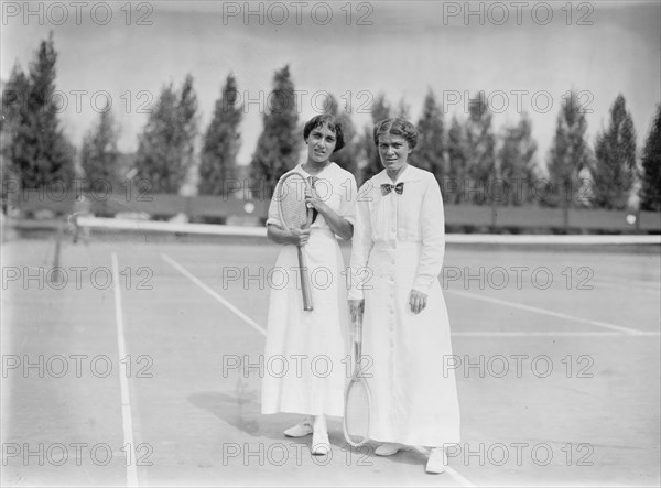 Miss Cassell [and] Mrs. Marshall McLean, 1913. Creator: Bain News Service.