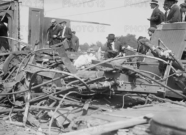 Wreck of car "Chancellor", North Haven, 1913. Creator: Bain News Service.