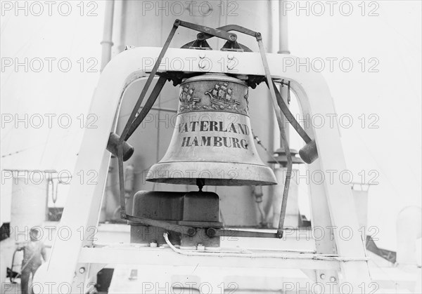 Fire bell on VATERLAND, between c1910 and c1915. Creator: Bain News Service.