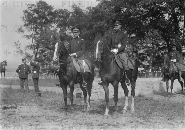 Maj. F. W. Sladen & Lt. H.D. Higley, 1926. Creator: Bain News Service.