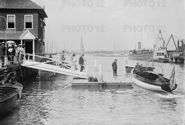 N.Y. Yacht Club Landing - Newport, between c1910 and c1915. Creator: Bain News Service.