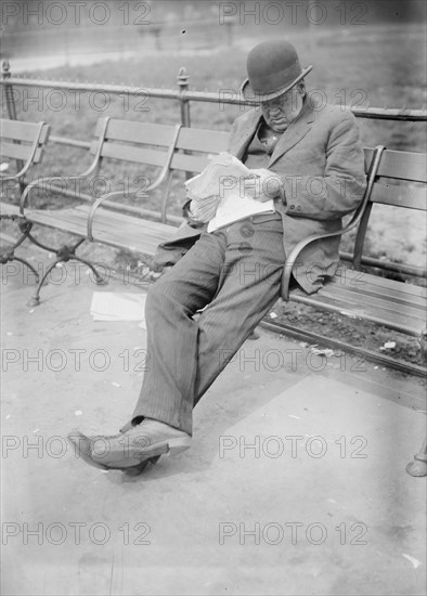 In Union Sq., between c1910 and c1915. Creator: Bain News Service.