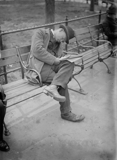 In Union Sq., between c1910 and c1915. Creator: Bain News Service.