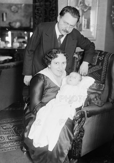 Margarethe Ober & family, between c1915 and c1920. Creator: Bain News Service.