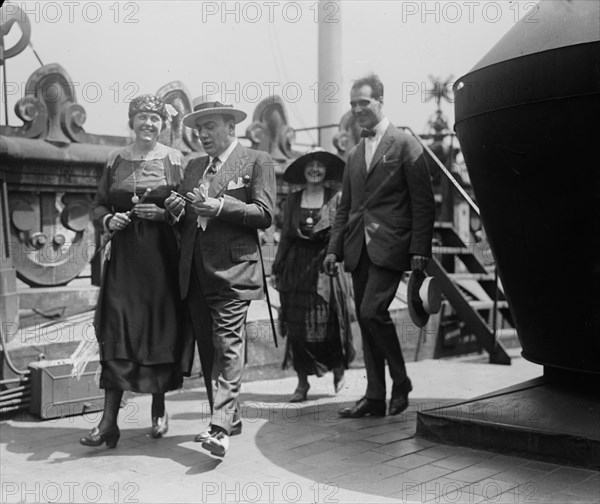 Caruso bridal party, between c1915 and c1920. Creator: Bain News Service.