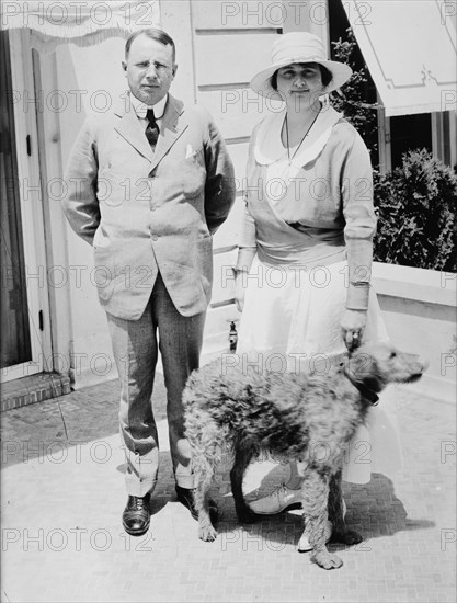 J.M. Cox & wife, between c1915 and c1920. Creator: Bain News Service.