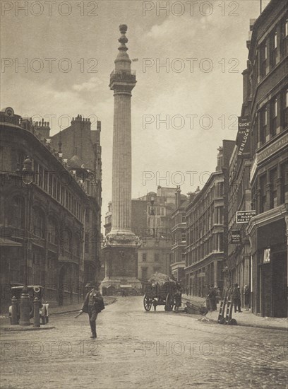 The monument. From the album: Photograph album - London, 1920s. Creator: Harry Moult.