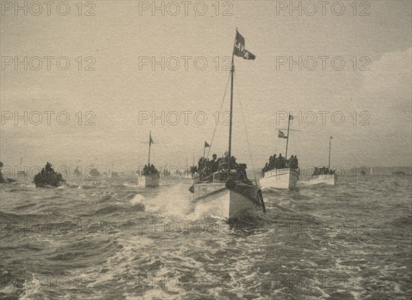 Pleasure craft welcoming the fleet, May 1924. Creator: Eunice Harriett Garlick.