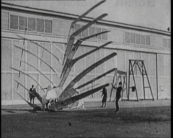 An Early Seven Winged Plane Collapsing in on Itself During Taxi, 1922. Creator: British Pathe Ltd.