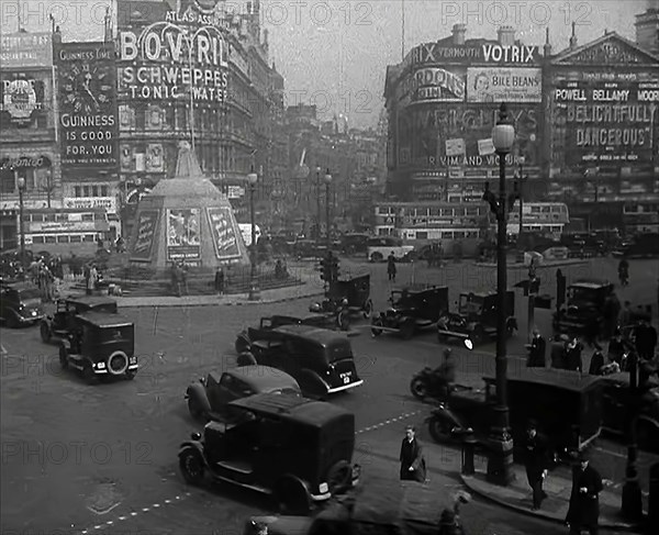 People and Traffic, Piccadilly Circus, London, 1942.  Creator: British Pathe Ltd.