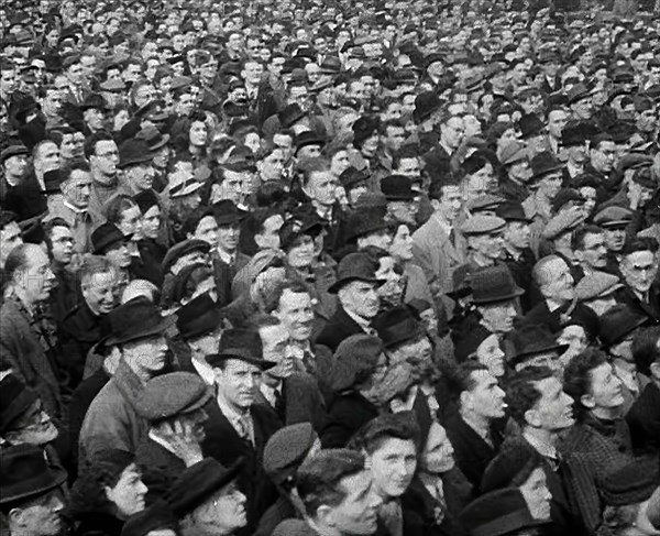 Crowds Listening to Speeches in Trafalgar Square, 1942. Creator: British Pathe Ltd.