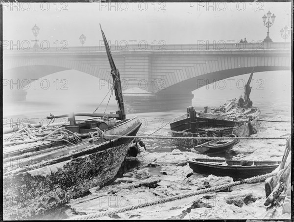 Putney Bridge, Putney, Wandsworth, Greater London Authority, 1884-1899. Creator: William O Field.