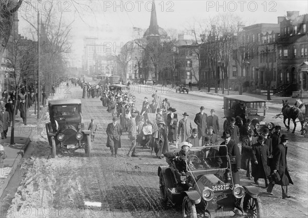 Suffrage hikers on way to Washington, 1913. Creator: Bain News Service.