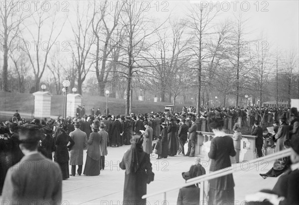 Watching White House, 1913. Creator: Bain News Service.