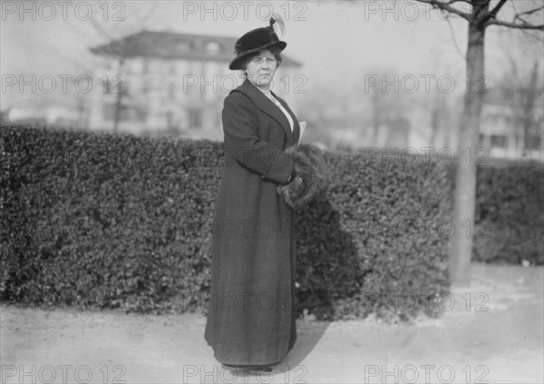 Mrs. Simon, 1915. Creator: Bain News Service.