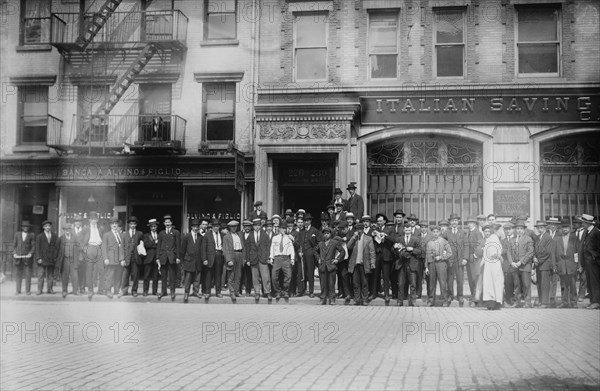 Italians at Consulate, New York, 5/25/15, 1915. Creator: Bain News Service.