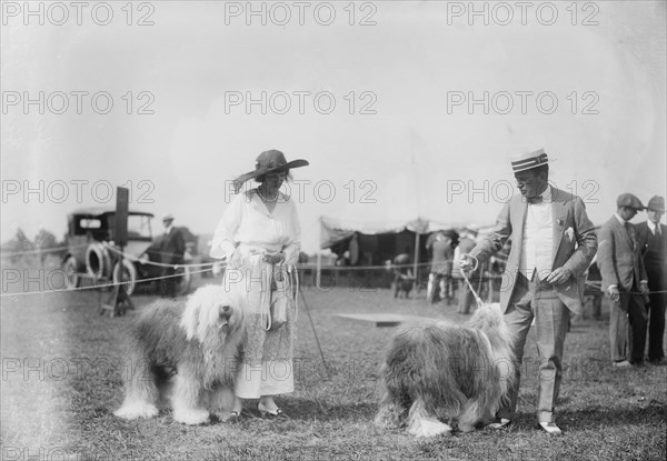 Tyler Morse and wife Allon Mae Fuller Morse, Islip, 1915. Creator: Bain News Service.