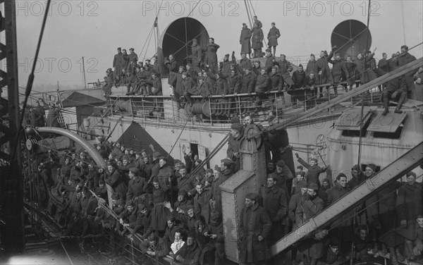 Aviators on RMS Mauretania, 1918. Creator: Bain News Service.