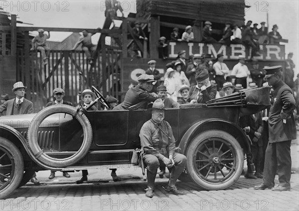 Colonel W.G. Bates & wife, between c1915 and c1920. Creator: Bain News Service.