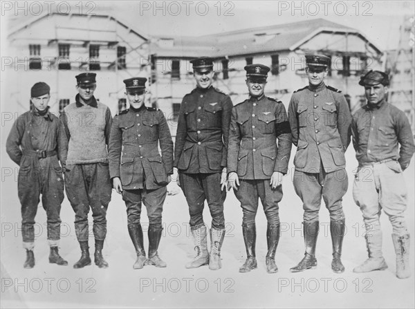 Crew of Navy dirigible, 1919. Creator: Bain News Service.