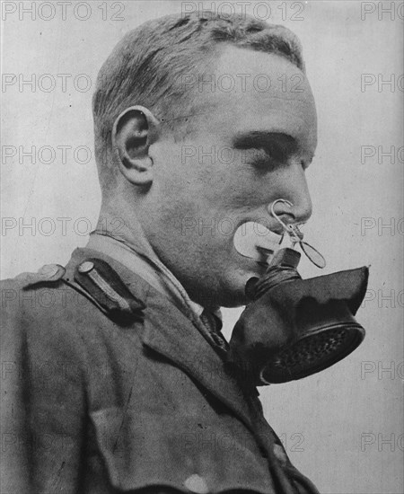 German gas mask, between c1915 and 1918. Creator: Bain News Service.