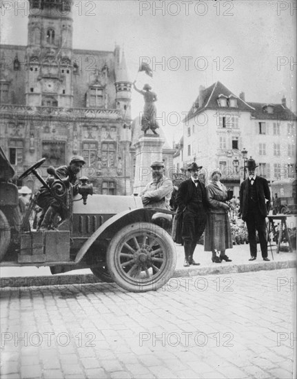 Mrs. Cecile Sartoris in Compiegne, between c1915 and c1920. Creator: Bain News Service.