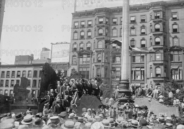 Opera Chorus at Italian festa, 1918. Creator: Bain News Service.