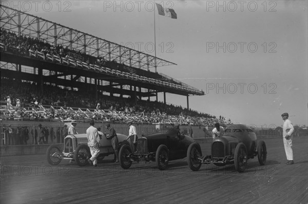 Start, 8/18/17, 1917. Creator: Bain News Service.