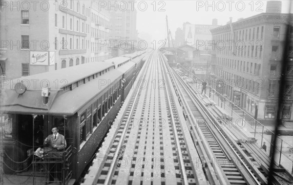 Express track 9th Ave. "L", between c1914 and c1915. Creator: Bain News Service.