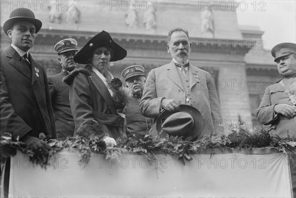 Gen. E. Nunez & Julia, between c1915 and c1920. Creator: Bain News Service.