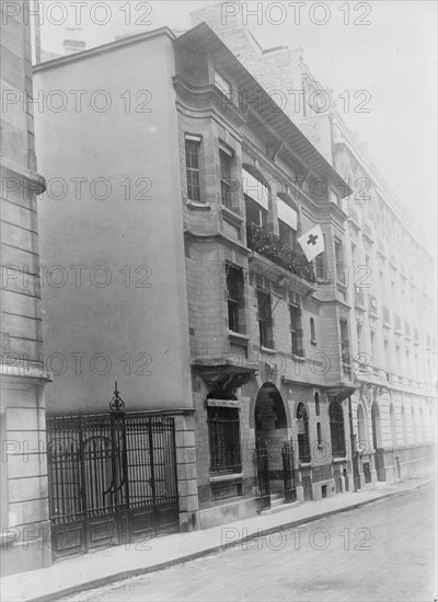 Mrs. W.K. Vanderbilt's house a hospital, Paris, between c1914 and c1915. Creator: Bain News Service.