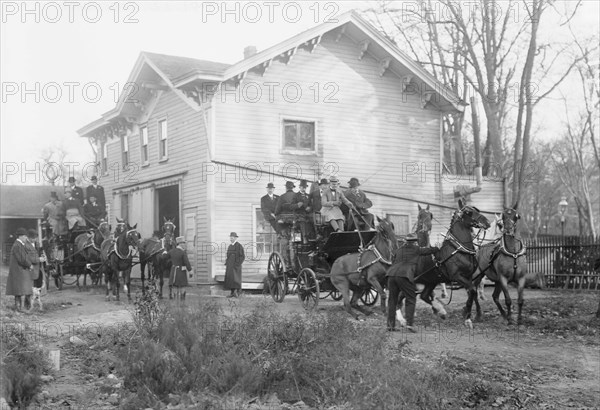 Paul Sorg & E. Fownes (driving), between c1910 and 1913. Creator: Bain News Service.