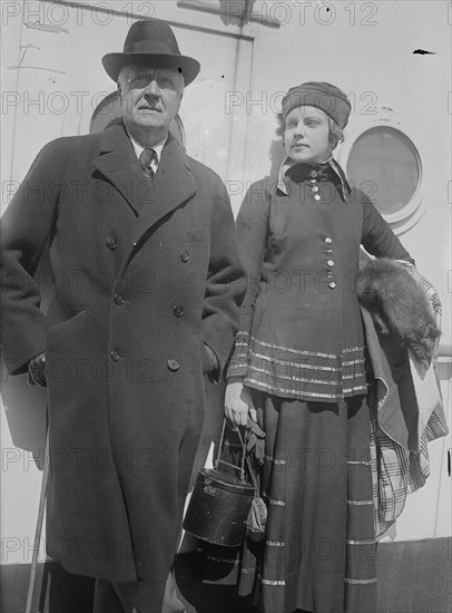 Sir H.B. Tree & Miss Tree, 1916. Creator: Bain News Service.