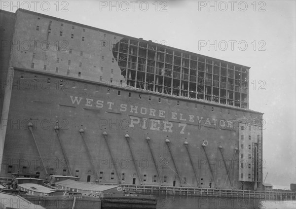 Weehawken Elevator, 1915. Creator: Bain News Service.