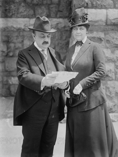 Wm. Reynolds & wife, between c1915 and c1920. Creator: Bain News Service.