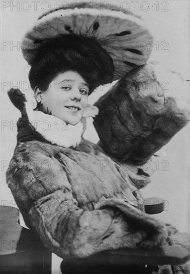 Camille Clifford (Bruce), Mrs. J.M. J.Evans, between c1910 and c1915. Creator: Bain News Service.