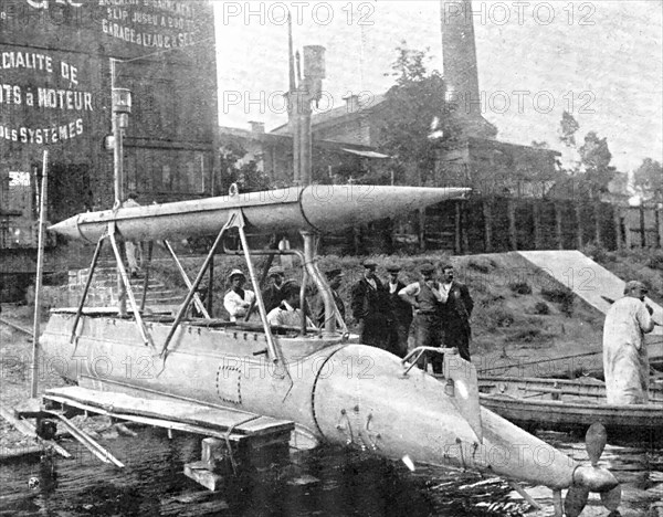 A £3000 war-ship destroyer that is steered by "wireless"; the Gabet Torpedo-craft, 1909. Creator: Topical Press Agency.