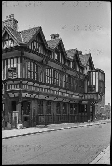 Tudor House Museum, Bugle Street, City of Southampton, 1930s - 1940s. Creator: HE Tuppen.