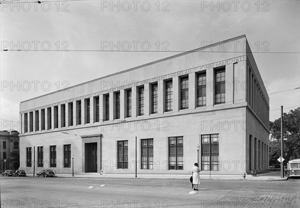 Virginia State Library & Courthouse, Richmond, Virginia, 1941. Creator: Gottscho-Schleisner, Inc.