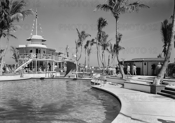 Raleigh Hotel, Collins Ave., Miami Beach, Florida, 1941. Creator: Gottscho-Schleisner, Inc.