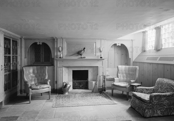 Dr. E. Hall Kline, residence on N. Broadway, Nyack, New York, 1941. Creator: Gottscho-Schleisner, Inc.