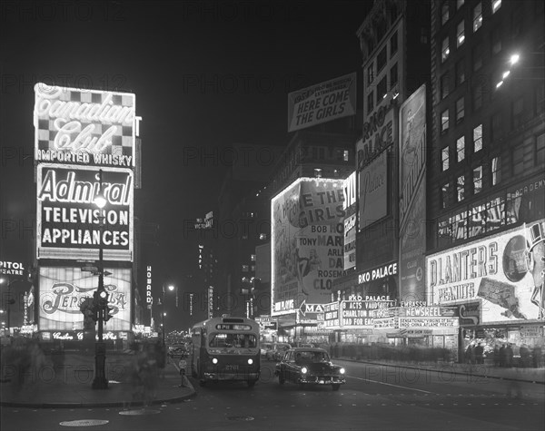 New York City views, 1953. Creator: Gottscho-Schleisner, Inc.