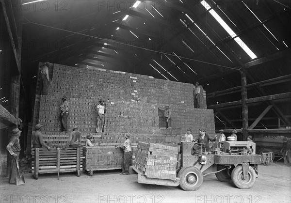 Hutton Brick Works, Kingston, New York, 1939. Creator: Gottscho-Schleisner, Inc.