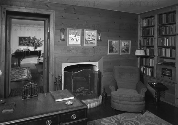 Guido R. Rahr, residence in Manitowoc, Wisconsin, 1945. Creator: Gottscho-Schleisner, Inc.