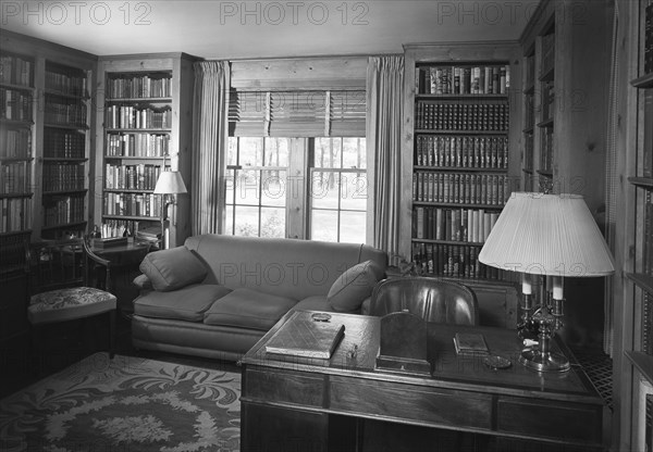 Guido R. Rahr, residence in Manitowoc, Wisconsin, 1945. Creator: Gottscho-Schleisner, Inc.