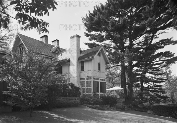 Childs Frick, residence in Roslyn, Long Island, New York, 1945. Creator: Gottscho-Schleisner, Inc.