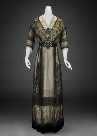 Dress, 1910-1915. Creator: Unknown.