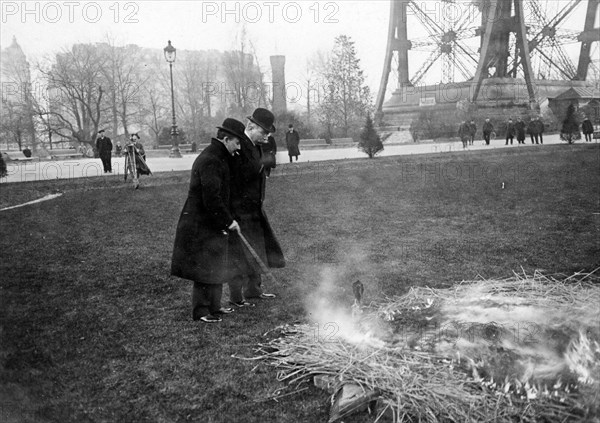 Bombe incendiaire en 1910